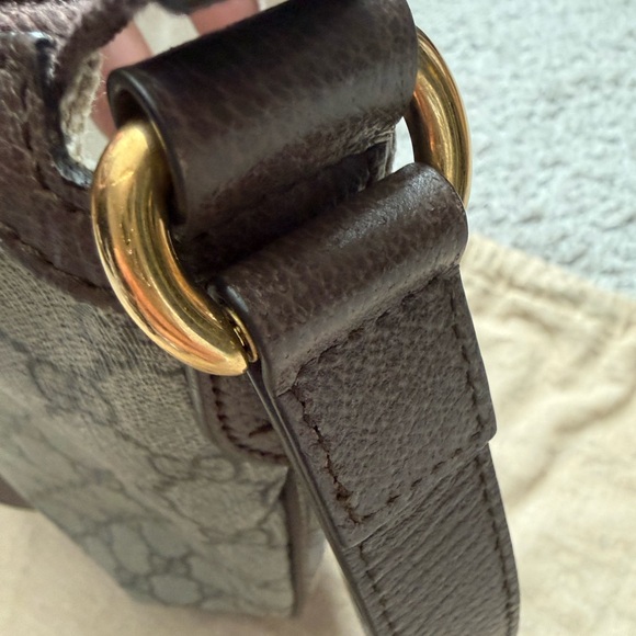 Gucci Beige GG Pattern Shoulder Bag with Red and Green Stripe - Picture 5 of 17